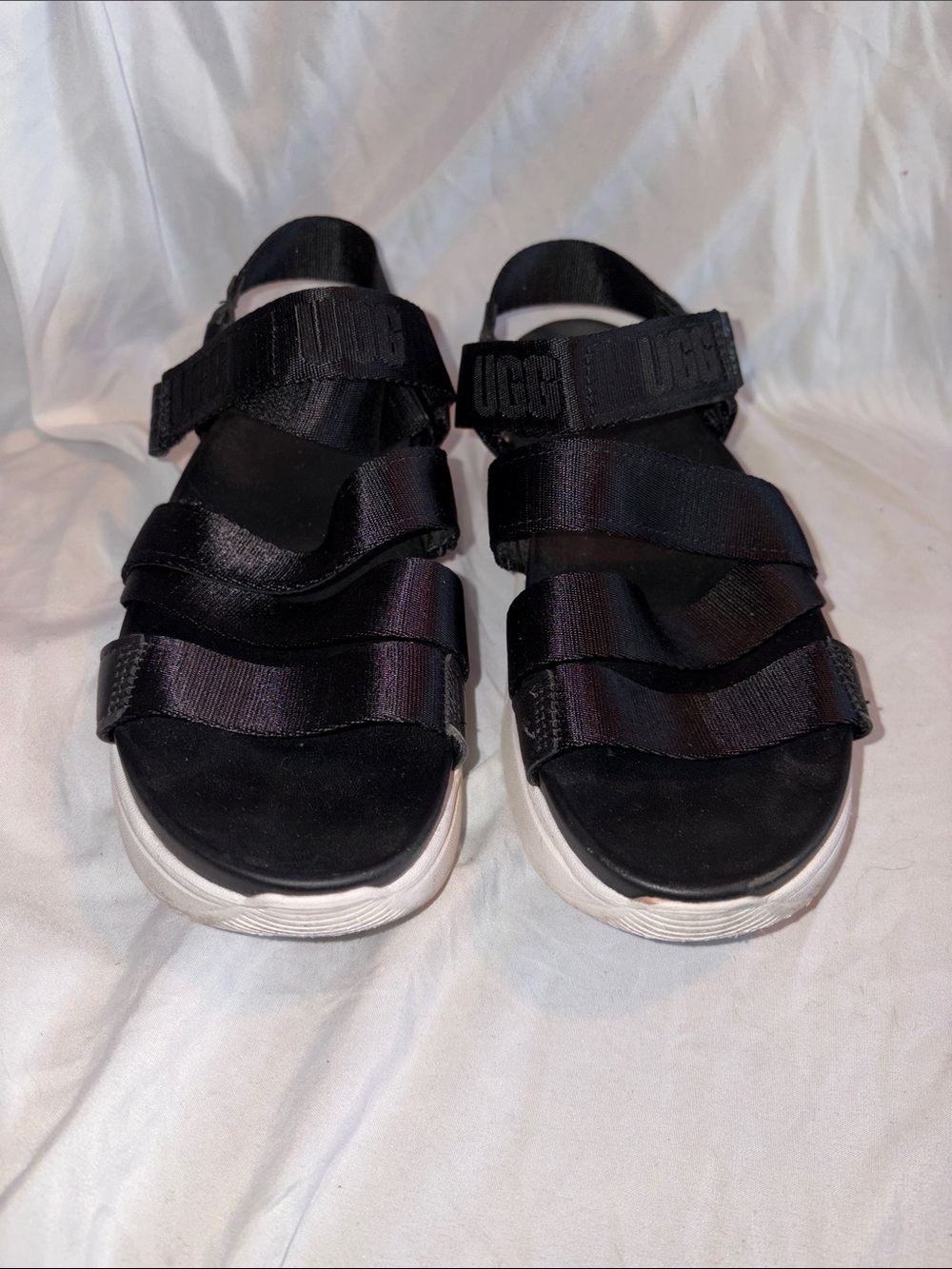 UGG Women's LA Cloud Collection Sports sandals Black White size 7
